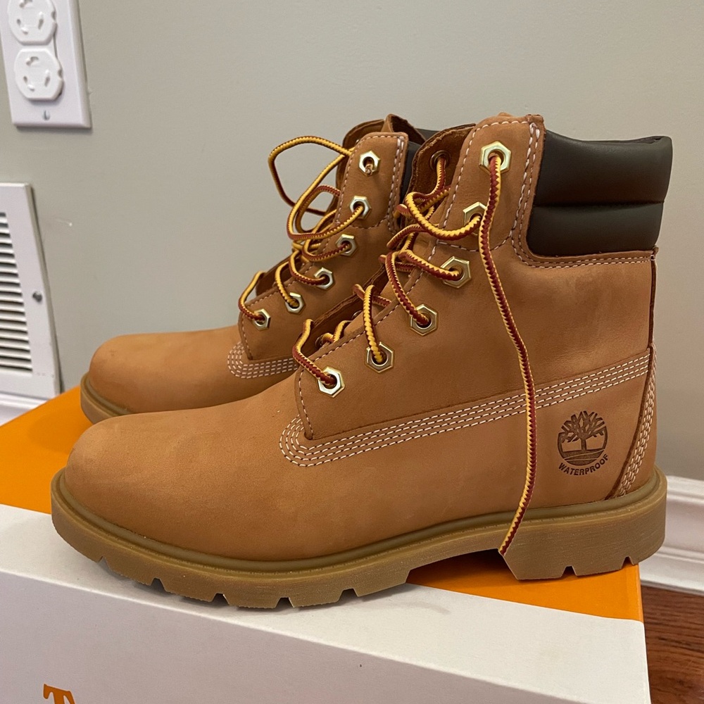 New Timberland Woods 6” Women’s Boots. Size 7